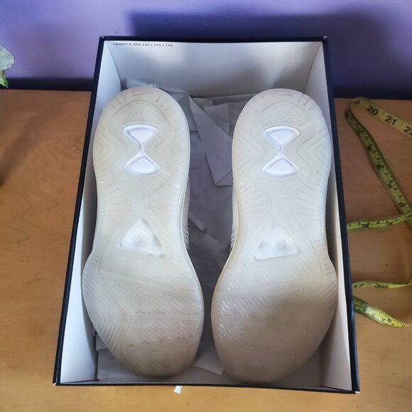 Men's size 7 / Women's 8 LeBron x John Elliot Nike Icon IQs White Ghost Sneakers - Picture 8 of 11
